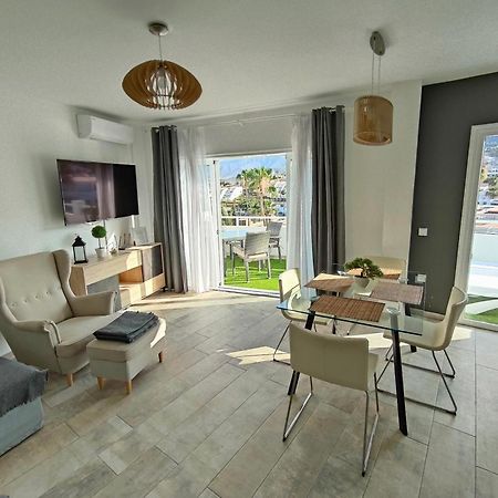 Malibu Park Apartments Sol Адехе Экстерьер фото