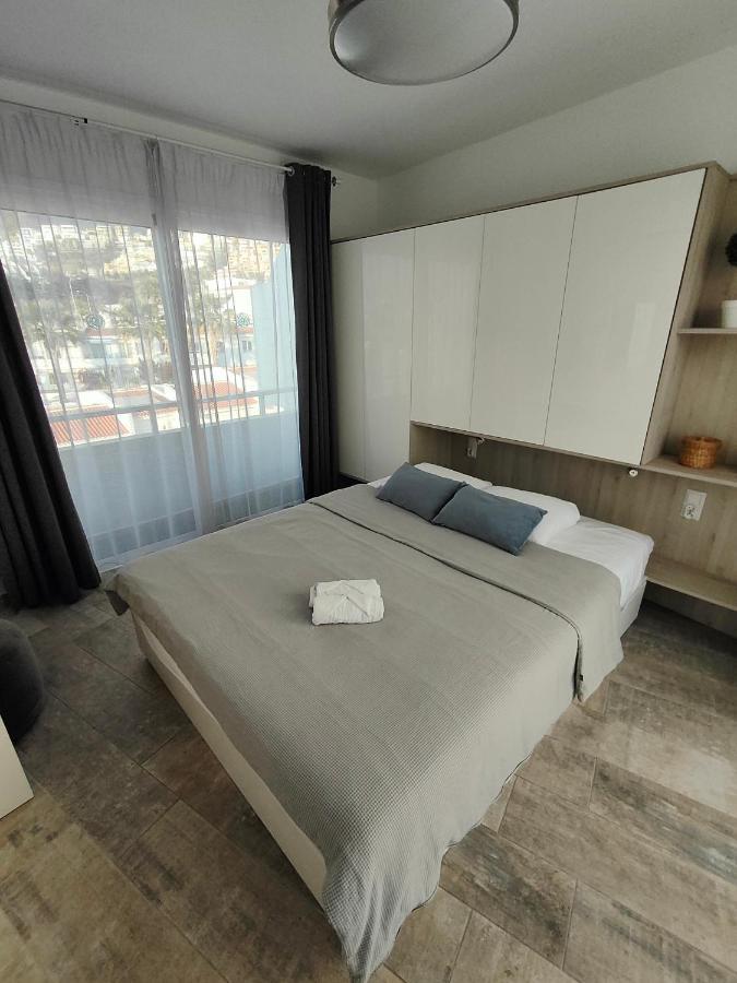 Malibu Park Apartments Sol Адехе Экстерьер фото