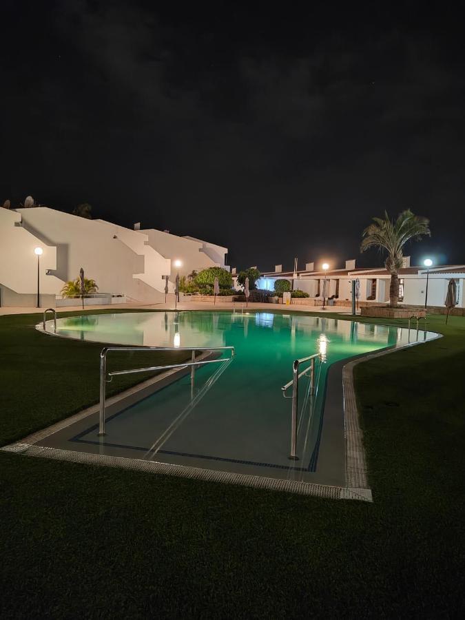 Malibu Park Apartments Sol Адехе Экстерьер фото