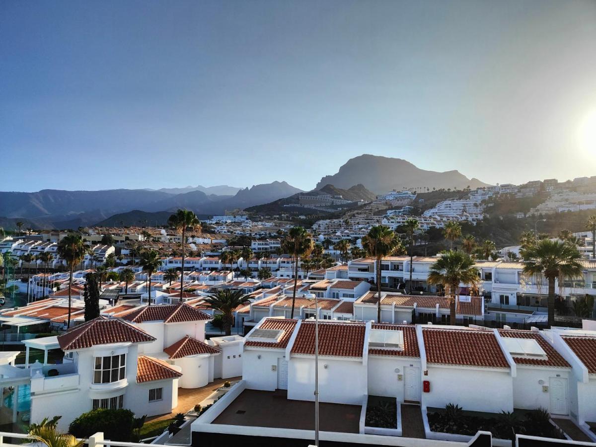 Malibu Park Apartments Sol Адехе Экстерьер фото