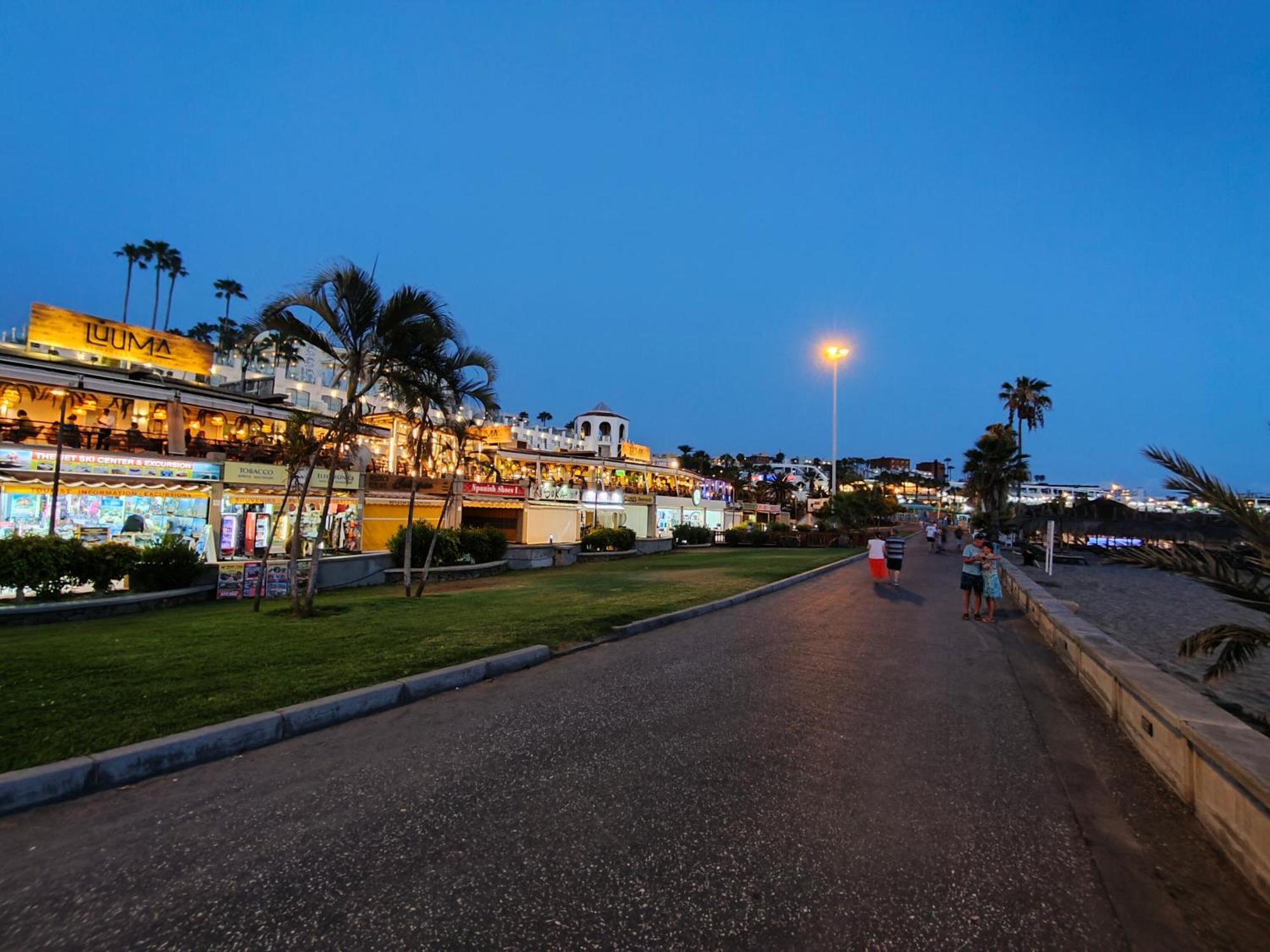 Malibu Park Apartments Sol Адехе Номер фото